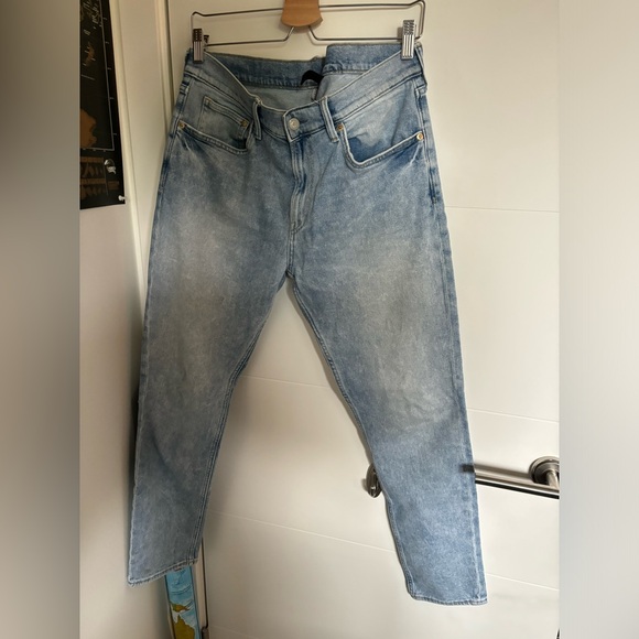 H&M light wash Skinny jeans - Picture 1 of 3